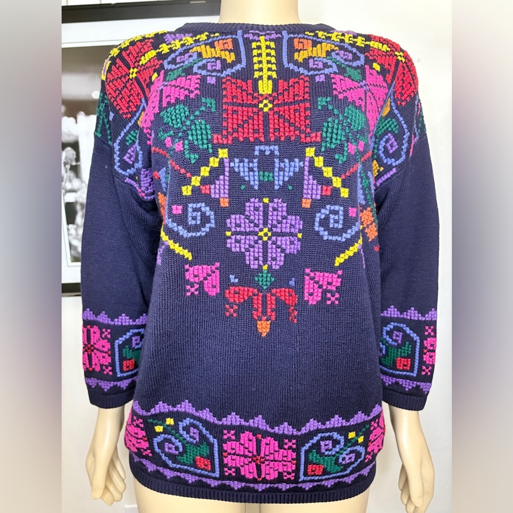 ❎ SOLD❌ Vintage 90’s Colorful Patterned Sweater PTP 25”